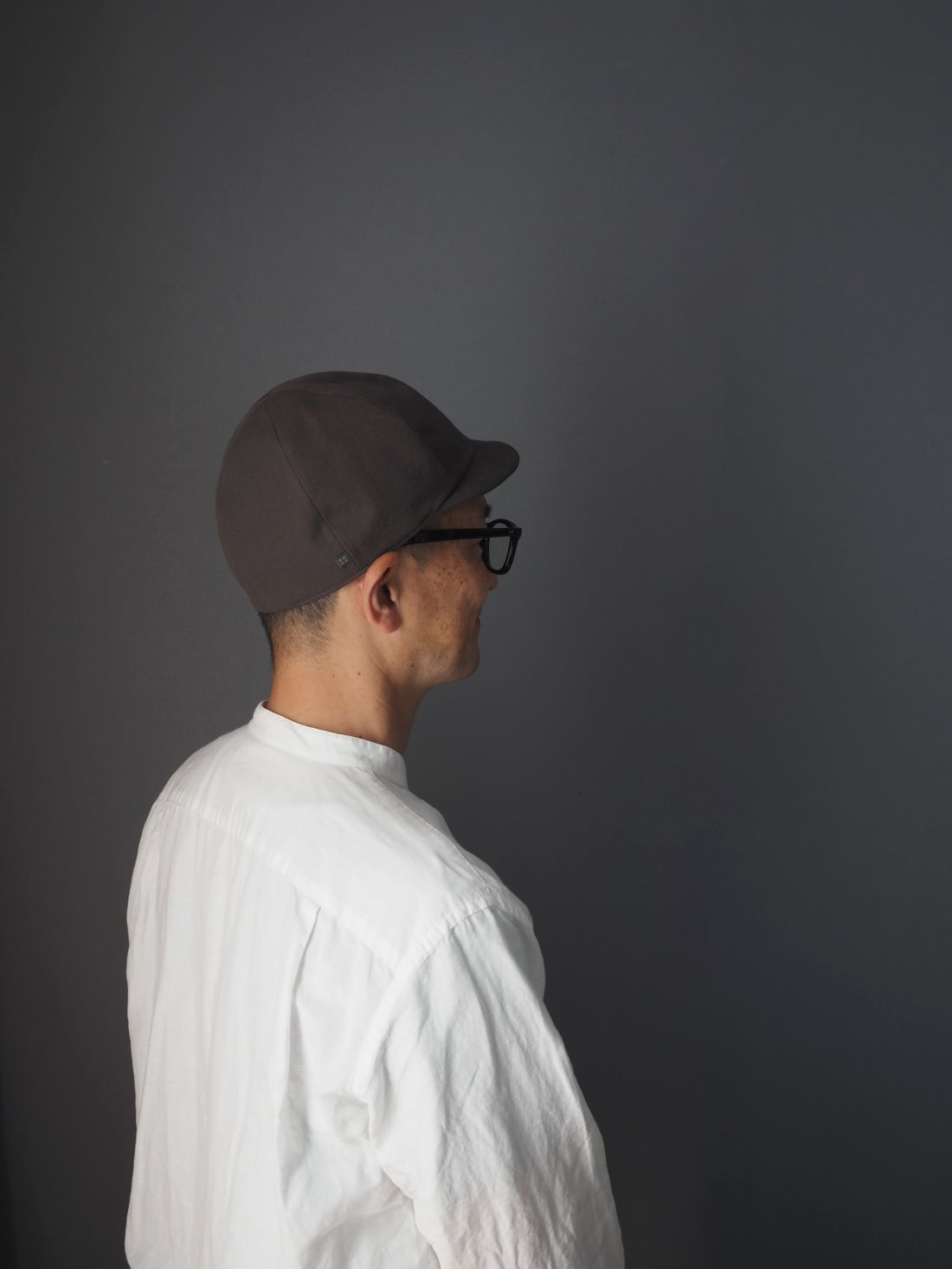 黒いワークキャップ